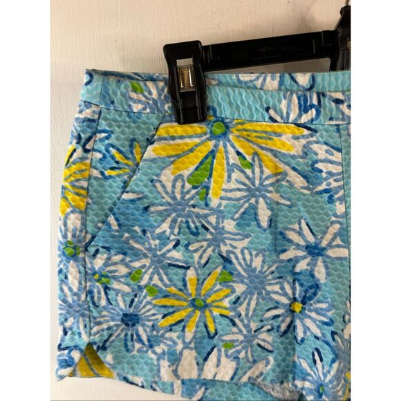 Lily Pulitzer Blue Yellow daisy shorts size 4 - Picture 3 of 10